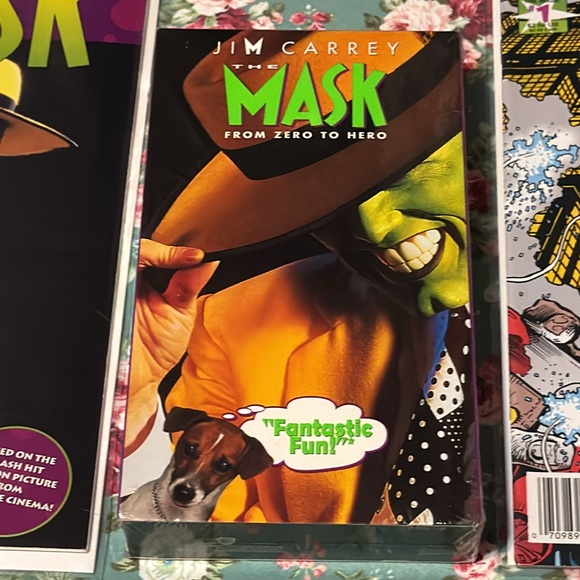 The MASK 📼 & Comic Books. Sealed VHS! 2 near mint condition comic books. 💫📼👀 - Picture 3 of 8